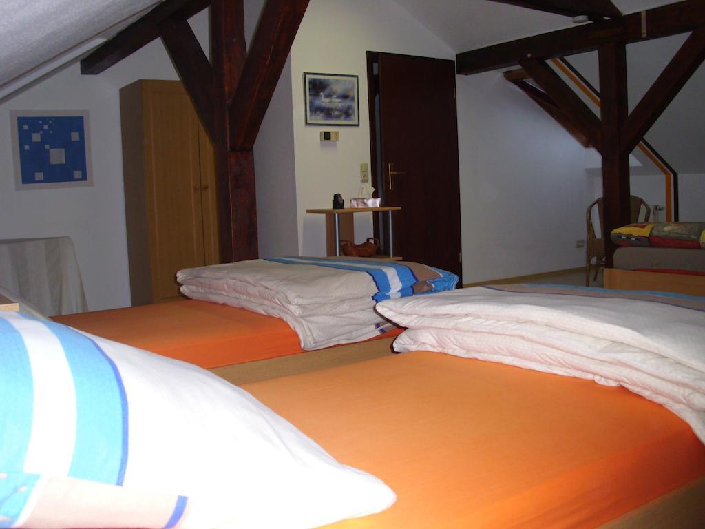 Ferienwohnung Am Dorfplatz Wittenberg Rum bild