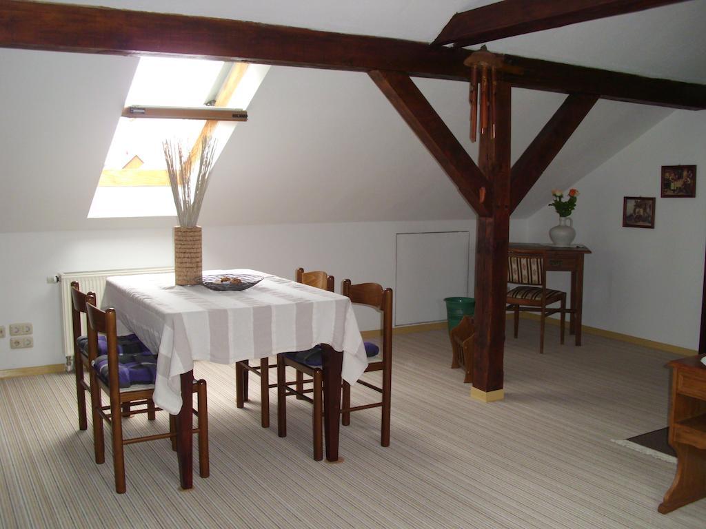 Ferienwohnung Am Dorfplatz Wittenberg Rum bild