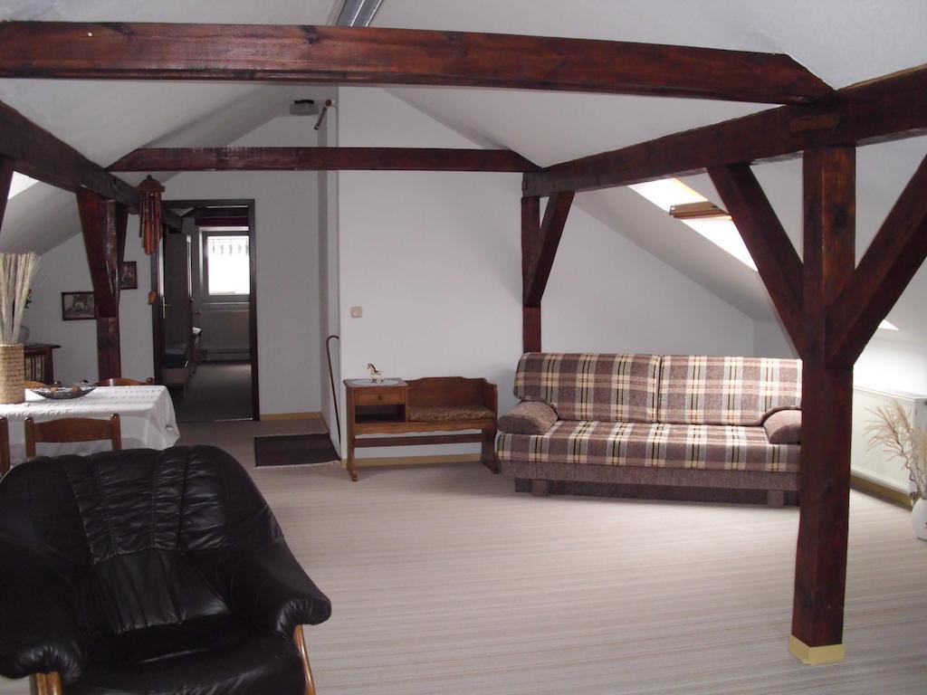 Ferienwohnung Am Dorfplatz Wittenberg Rum bild